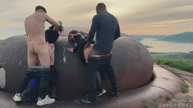 Вот что значит оргия на свежем воздухе