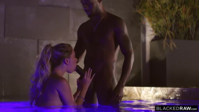 Превью Чёрный поршень протаранил розовую дырочку № 46885