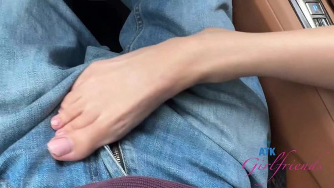 Превью Малышка настроена удовлетворить товарища № 47092