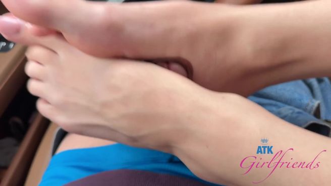 Превью Малышка настроена удовлетворить товарища № 47092