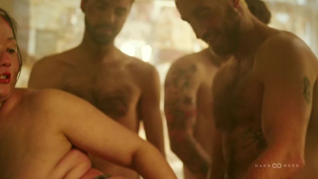 Превью Азиатка и невероятный ганг-банг с бомжами № 47169