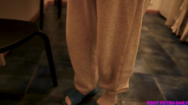 Превью Сборы на учёбу с акцентом на ножки № 47185