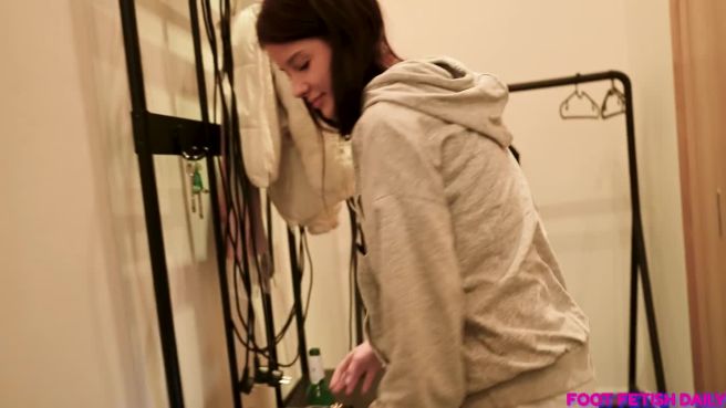 Превью Сборы на учёбу с акцентом на ножки № 47185