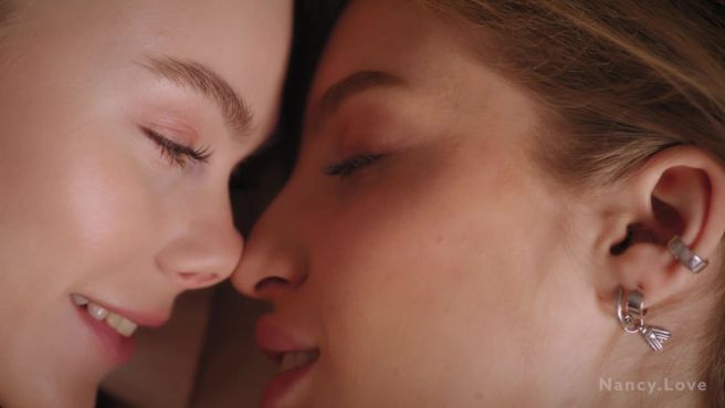 Превью Лесбийская магия: вкус вагины кружит № 47191